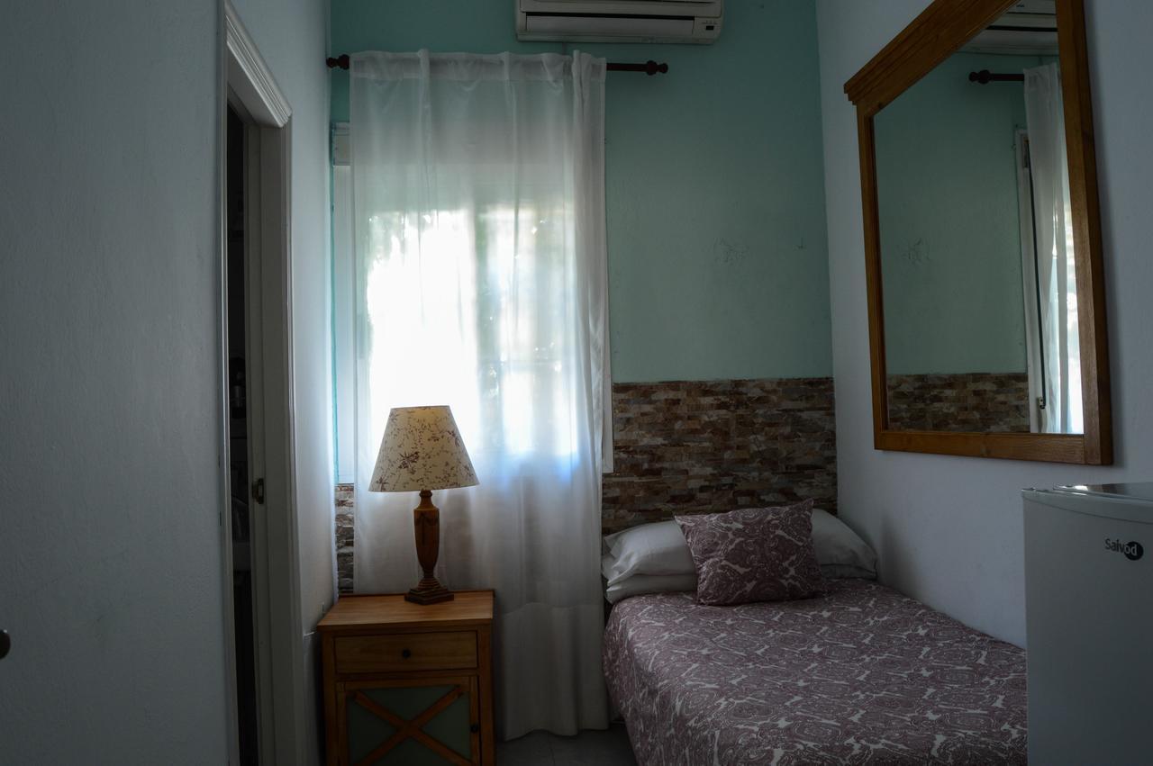 Hostal Playa Hidalgo Rota Exterior photo